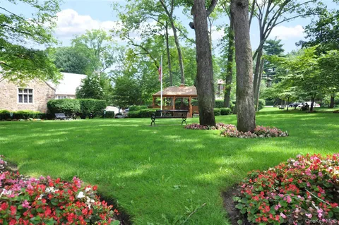 $328,000 | 920 Pelhamdale Avenue, Unit A2H, Pelham, NY 10803