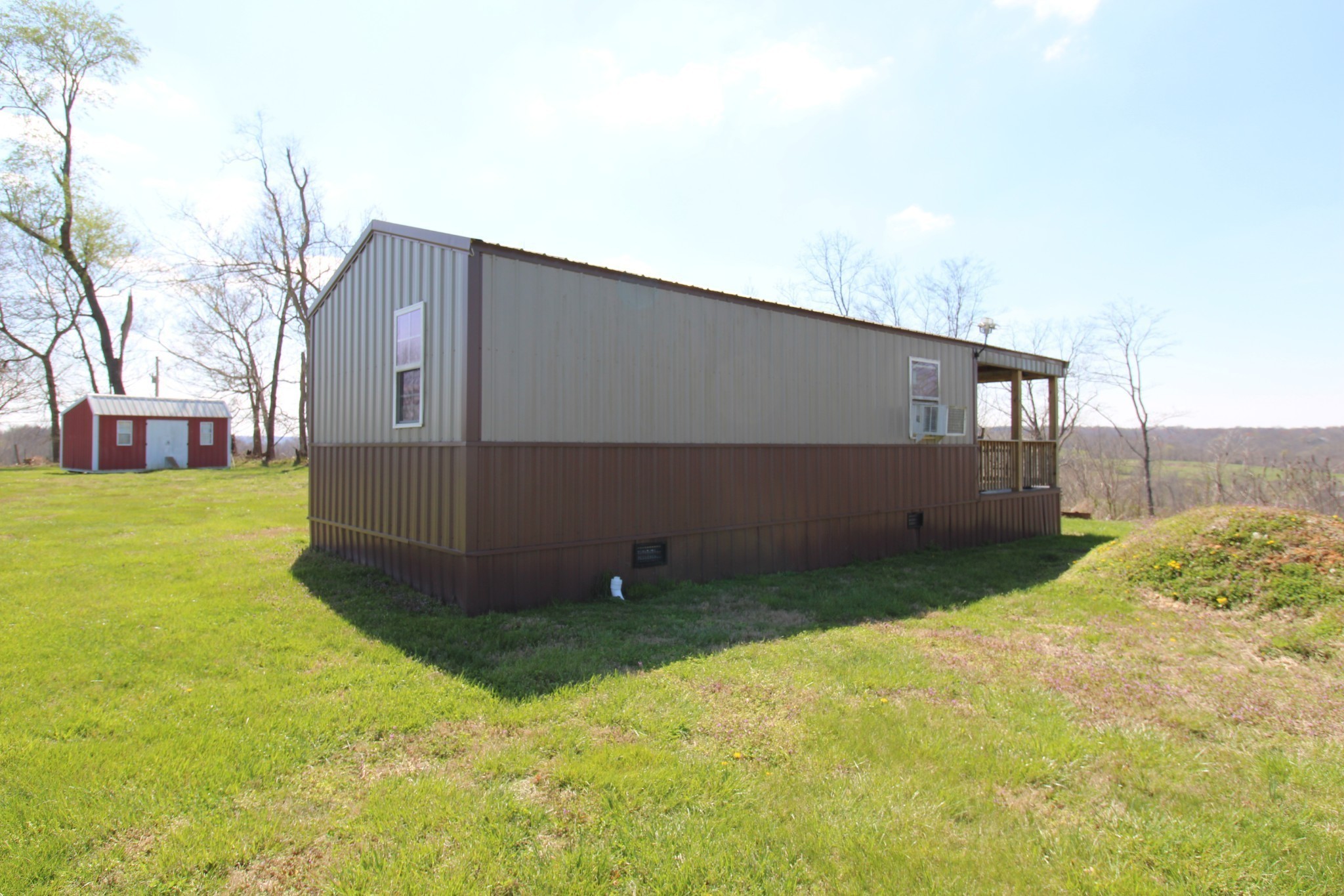 2271 East Stinson Road Lafayette, TN 37083 - Photo 7 of 50 a backyard of a house