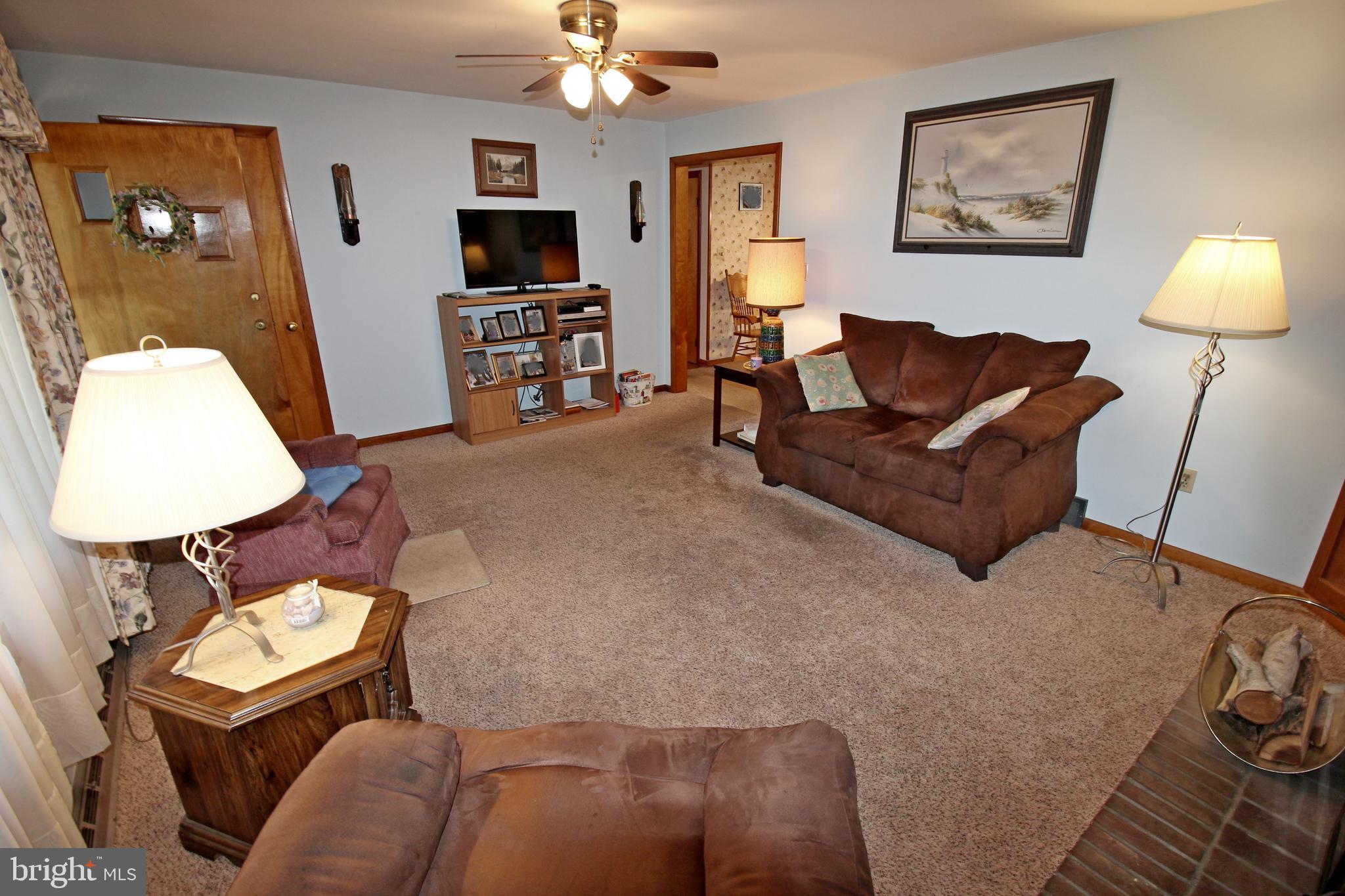 324 Fairview Drive Lititz, PA 17543 - Photo 4 of 34