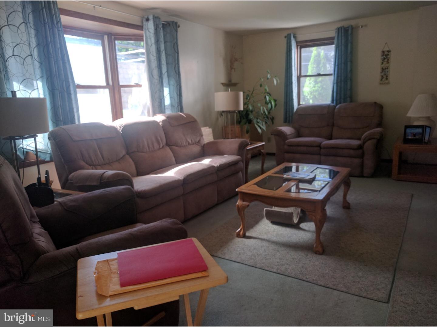 642 Convent Road Aston, PA 19014 - Photo 11 of 25 Family Room