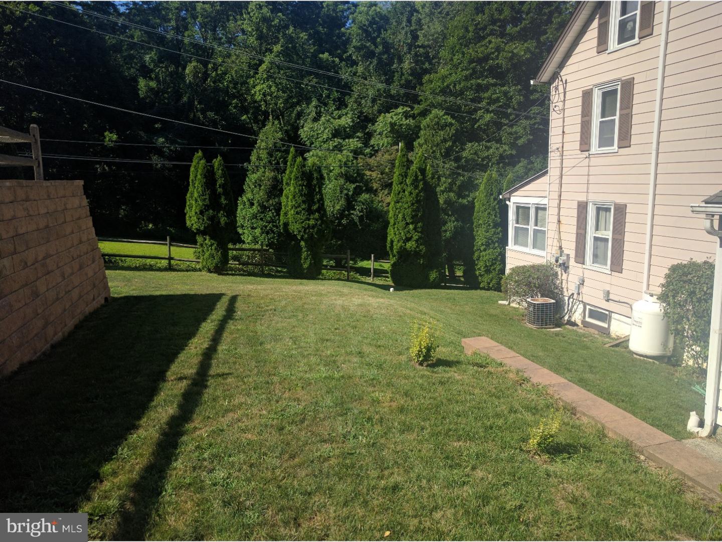 642 Convent Road Aston, PA 19014 - Photo 23 of 25 Side Yard