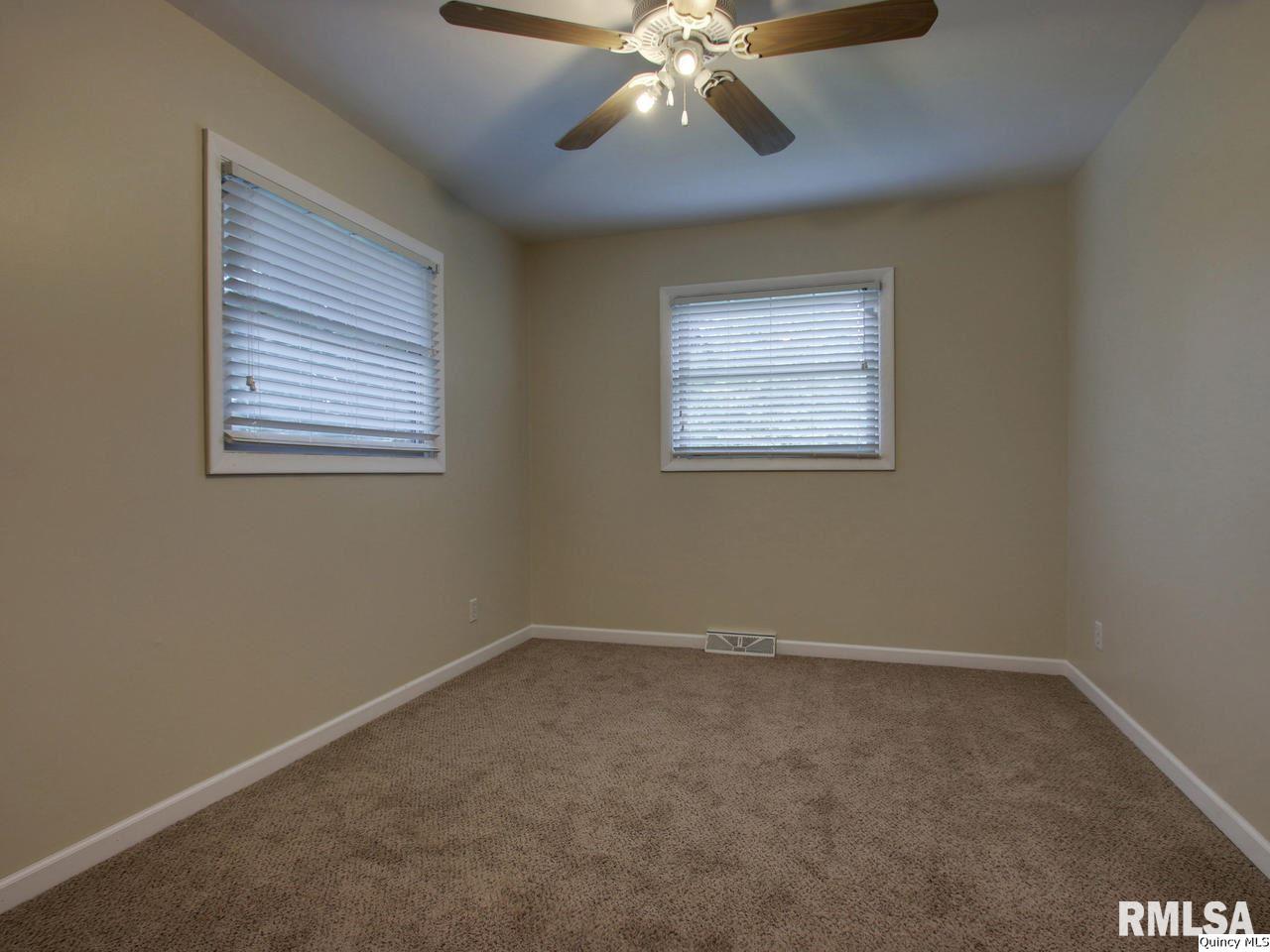 2316 Hill Road Quincy, IL 62305 - Photo 6 of 25 Gallery Image 6
