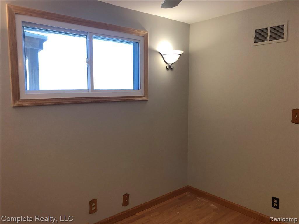 4373 Crosby Road Flint, MI 48506 - Photo 13 of 34