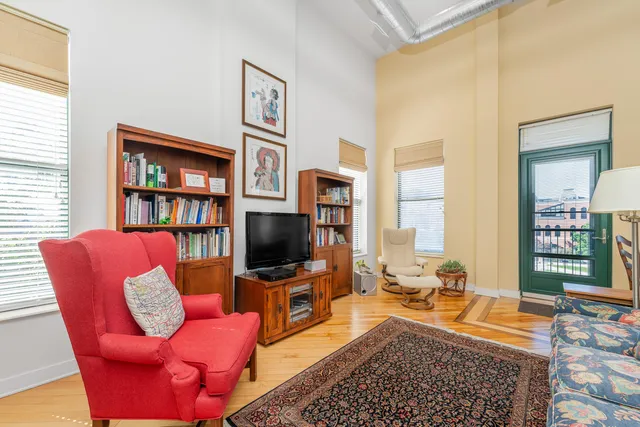 $313,700 | 222 North Kalamazoo Mall, Unit 320, Kalamazoo, MI 49007