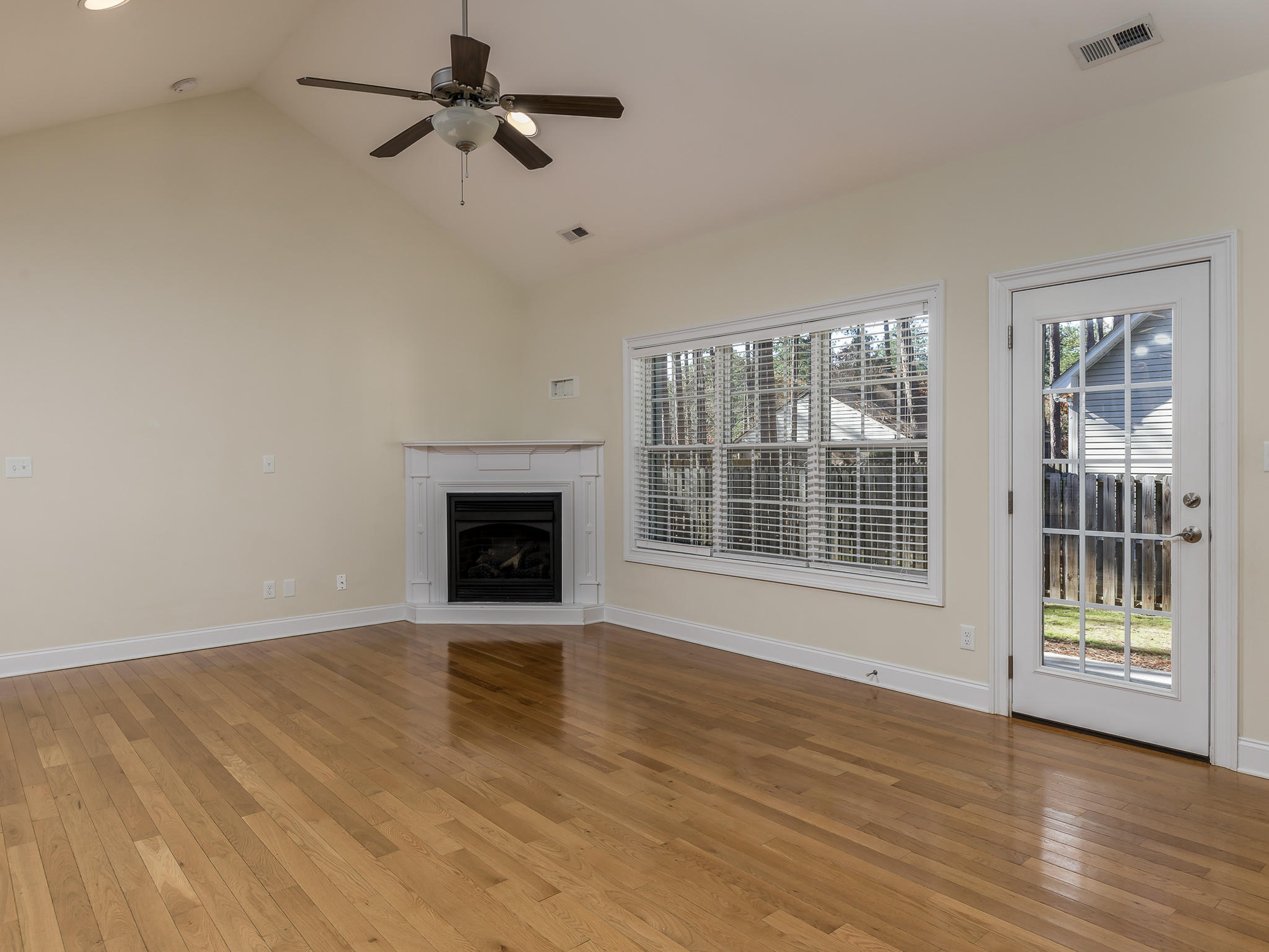 301 Thorne Road Pinehurst, NC 28374 - Photo 12 of 28 301Thorne-16