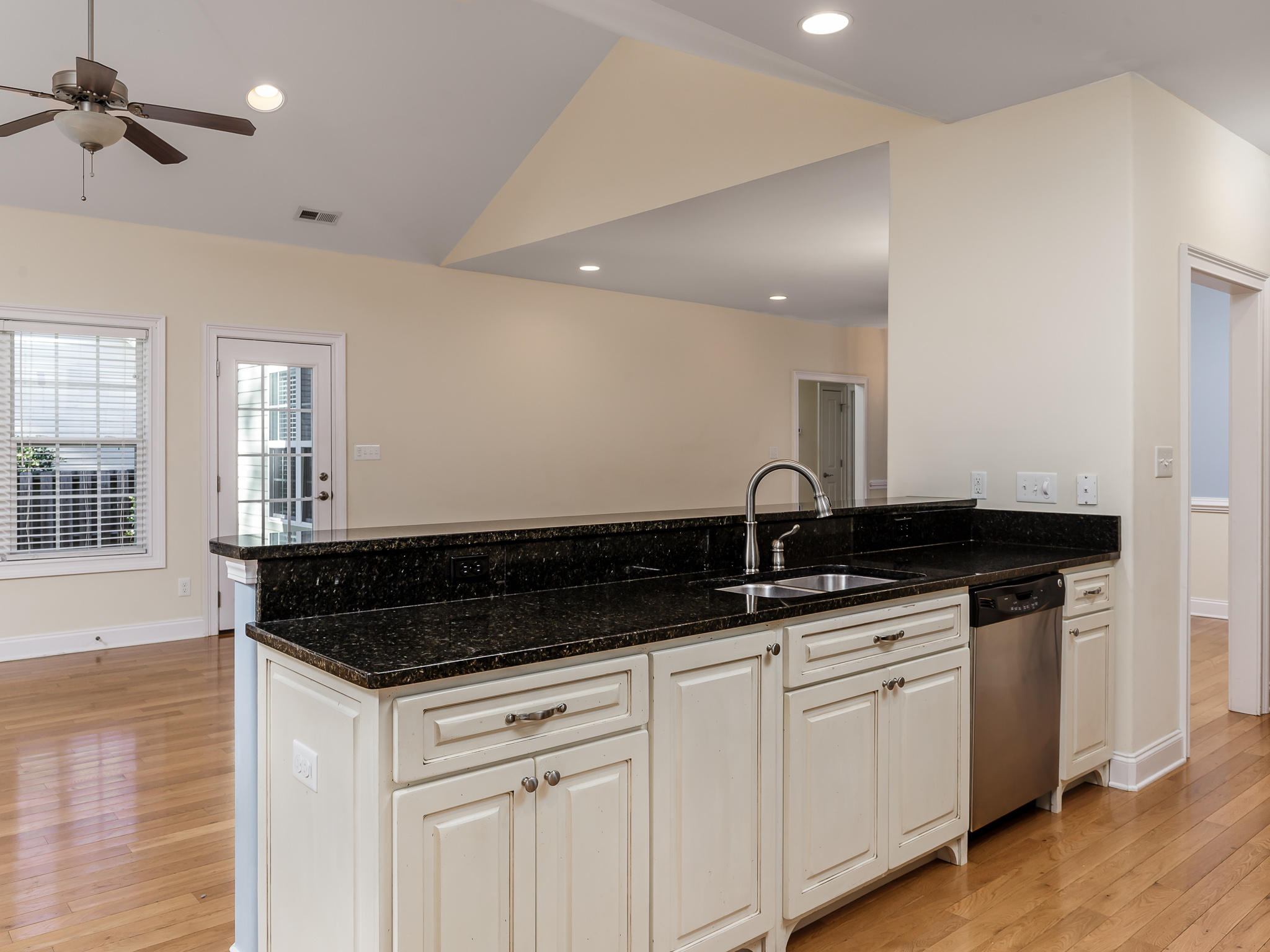 301 Thorne Road Pinehurst, NC 28374 - Photo 4 of 28 301Thorne-21