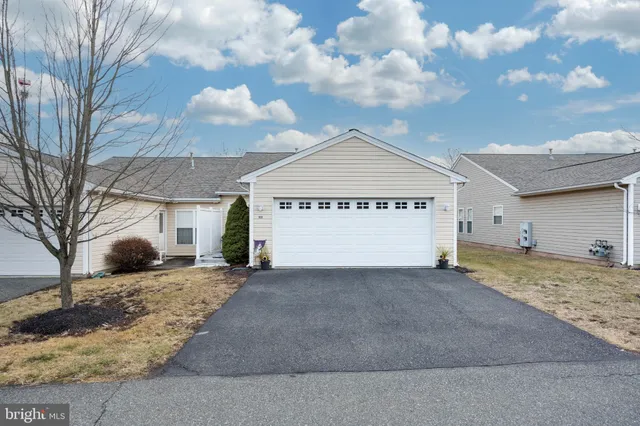 $230,000 | 102 West Harmony Drive, Pottstown, PA 19464