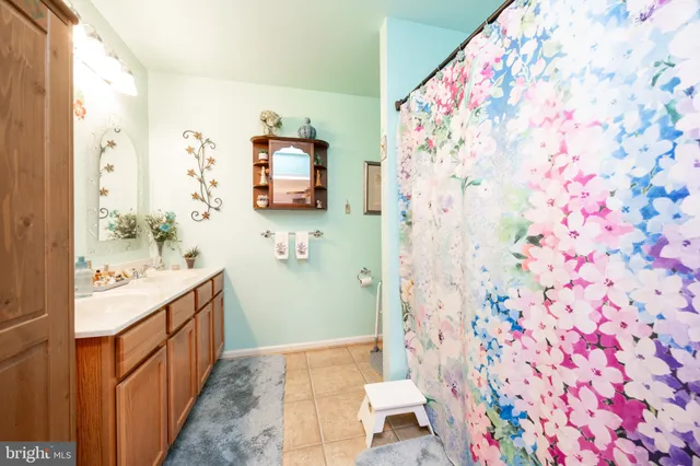 $230,000 | 102 West Harmony Drive, Pottstown, PA 19464