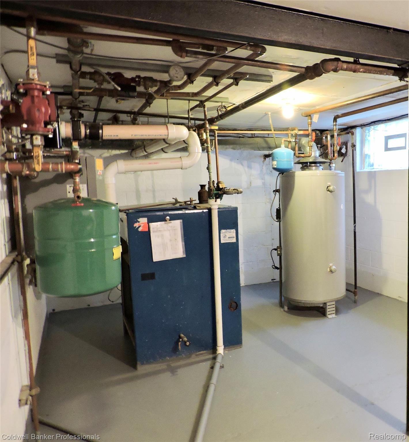 419 Prospect Street, Unit 105 Romeo, MI 48065 - Photo 27 of 37 Well maintained common mechanicals.