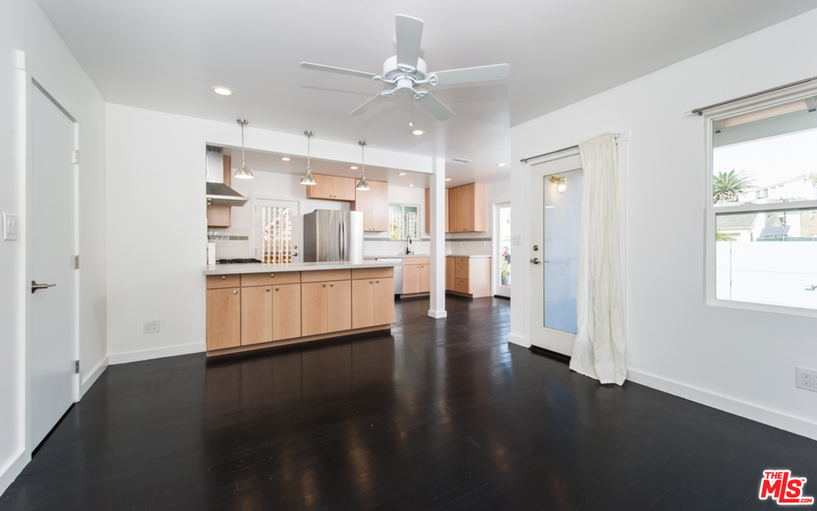 430 Rialto Avenue Venice, CA 90291 - Photo 2 of 14