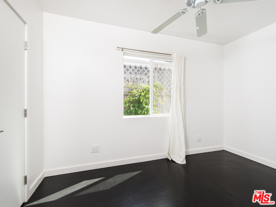 430 Rialto Avenue Venice, CA 90291 - Photo 11 of 14