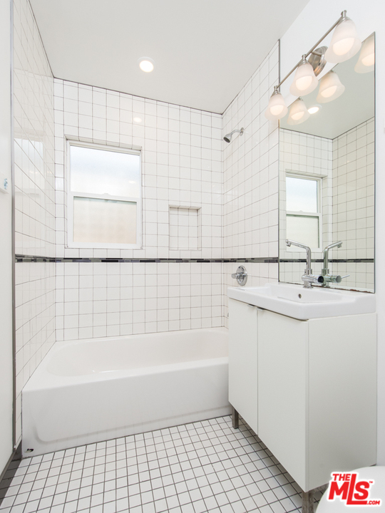 430 Rialto Avenue Venice, CA 90291 - Photo 12 of 14
