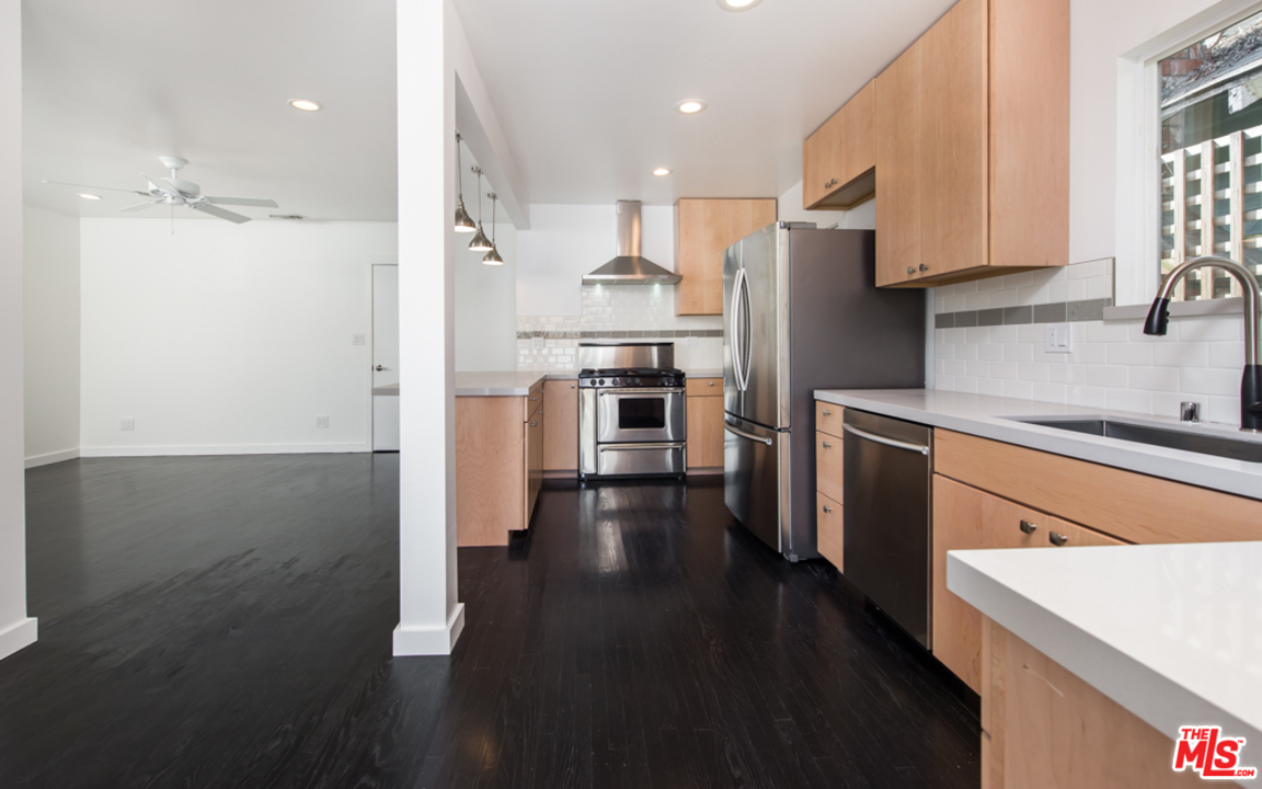 430 Rialto Avenue Venice, CA 90291 - Photo 5 of 14