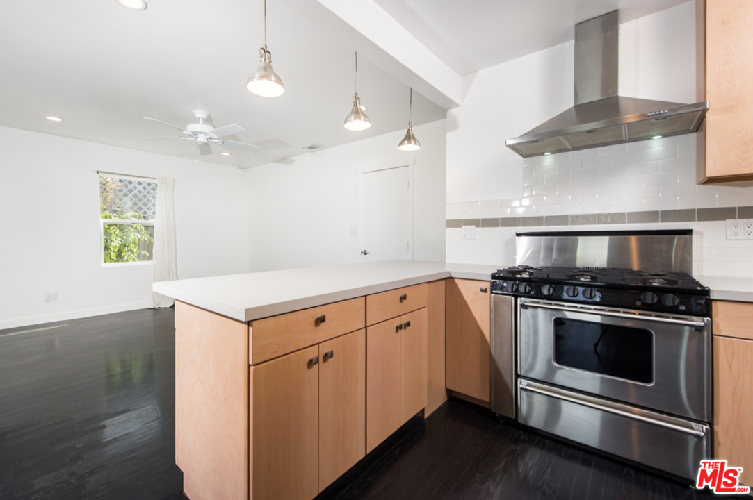 430 Rialto Avenue Venice, CA 90291 - Photo 6 of 14