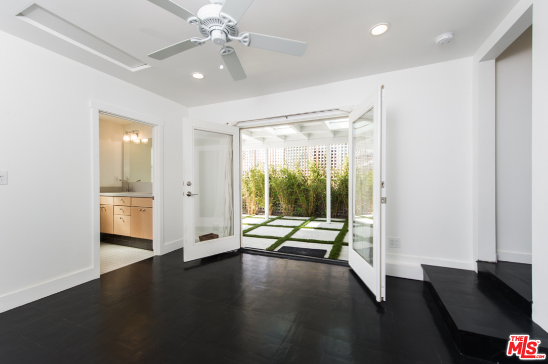 430 Rialto Avenue Venice, CA 90291 - Photo 8 of 14