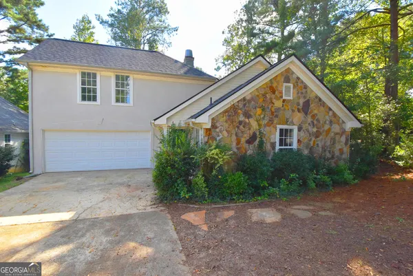 $2,200 | 700 South Fairfield Drive, Peachtree City, GA 30269