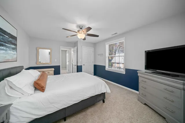 $799,900 | 3 Holiday Drive, Lake Holiday, IL 60552