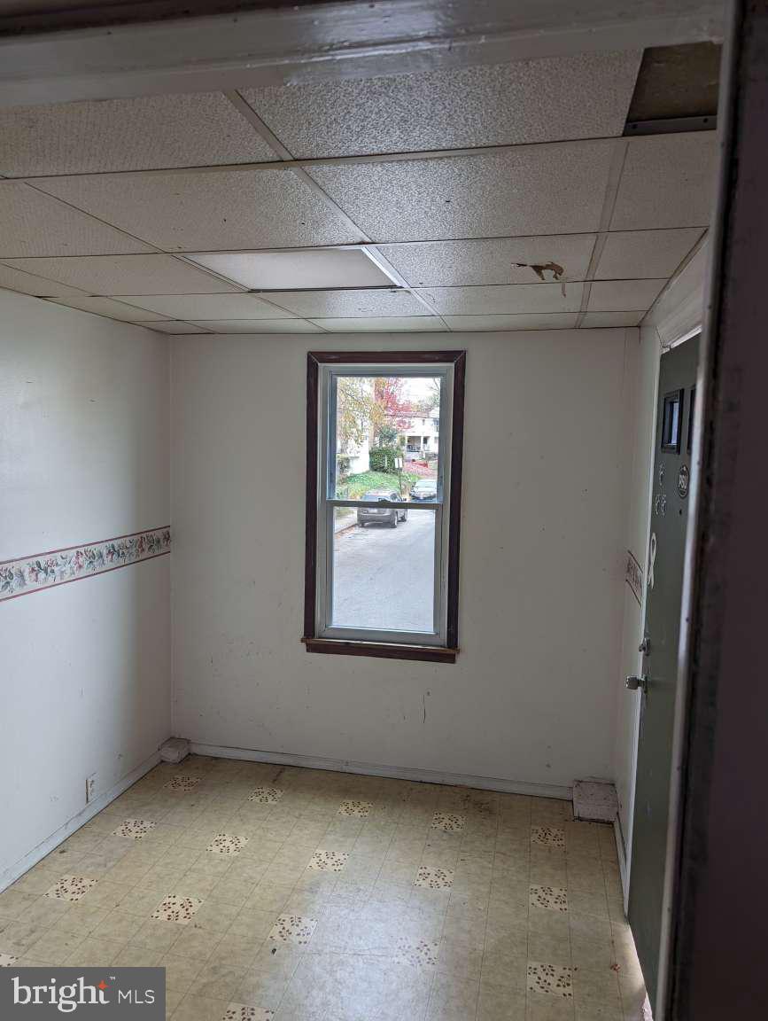 7004 Clinton Road Upper Darby, PA 19082 - Photo 3 of 21