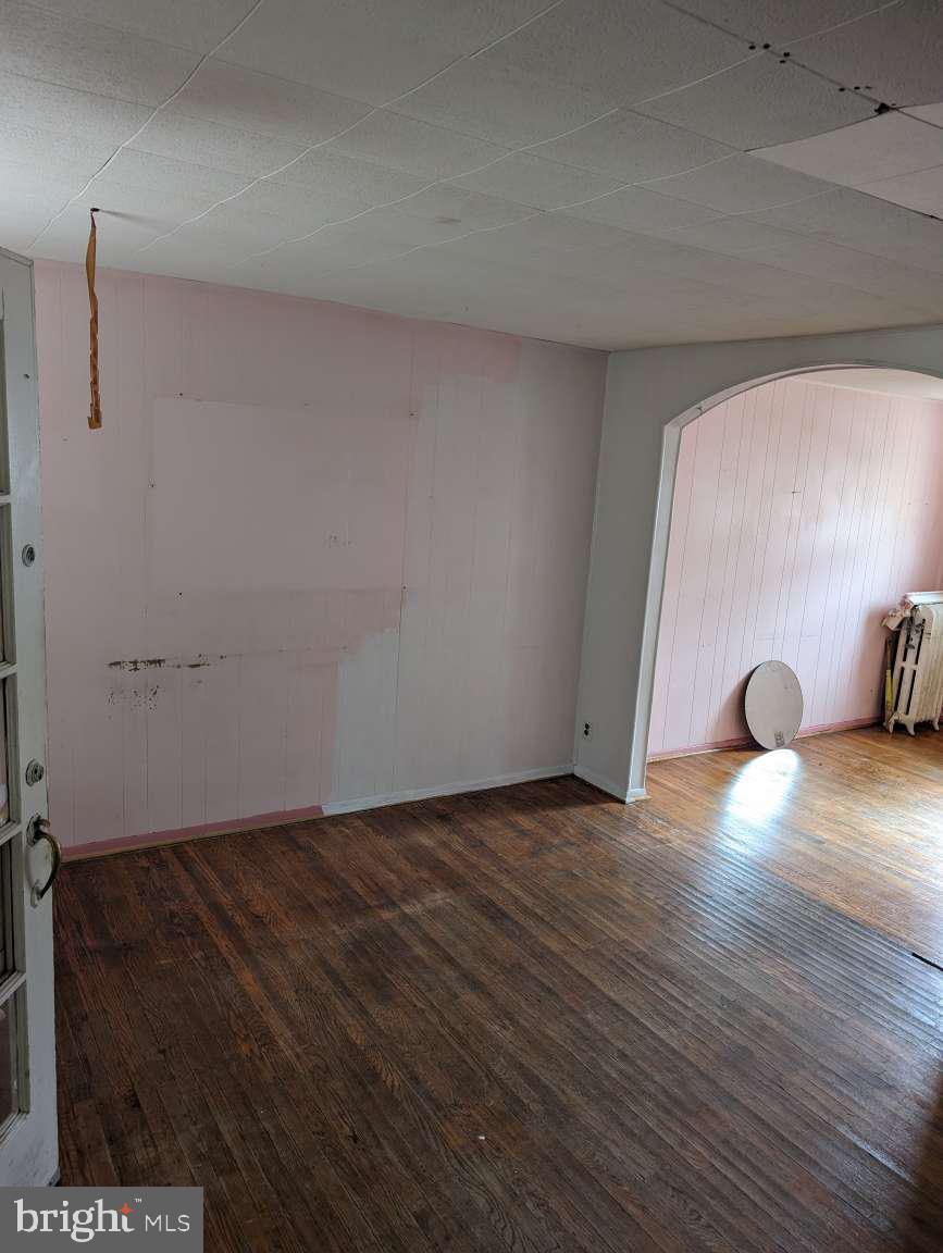 7004 Clinton Road Upper Darby, PA 19082 - Photo 4 of 21