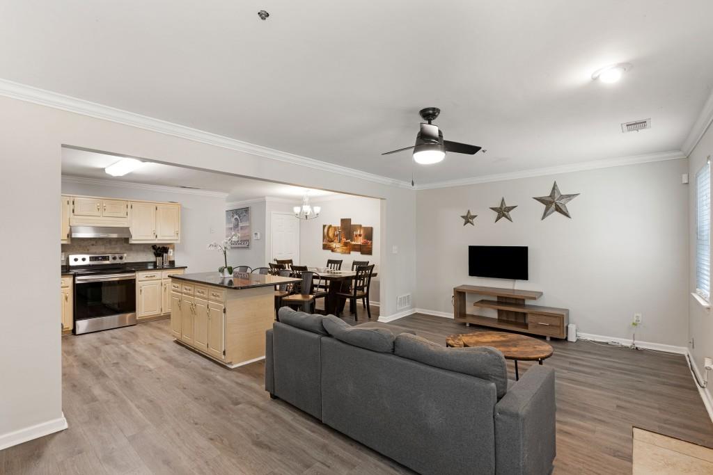 3795 Soapstone Road Decatur, GA 30034 - Photo 2 of 25