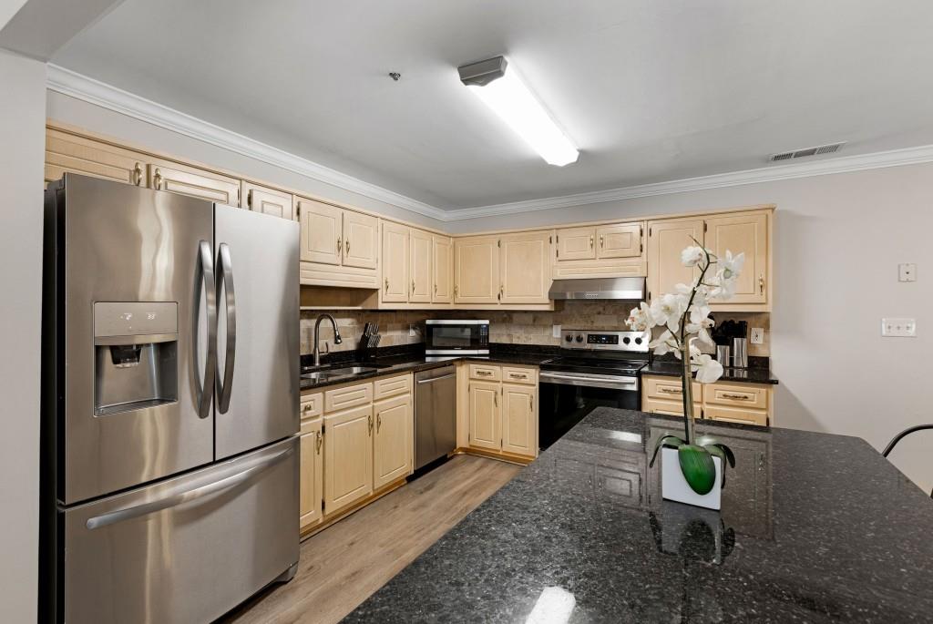 3795 Soapstone Road Decatur, GA 30034 - Photo 9 of 25