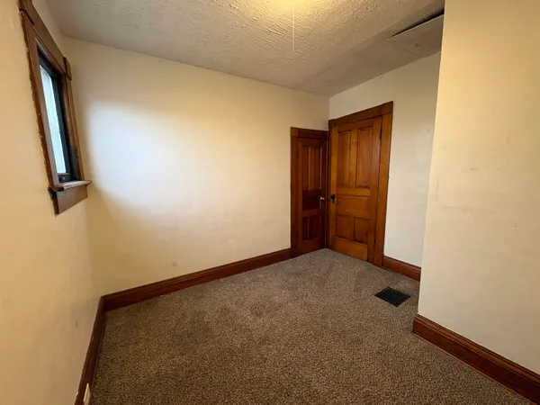 $189,999 | 211 South Morton Street, Kendallville, IN 46755
