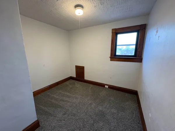 $199,999 | 211 South Morton Street, Kendallville, IN 46755