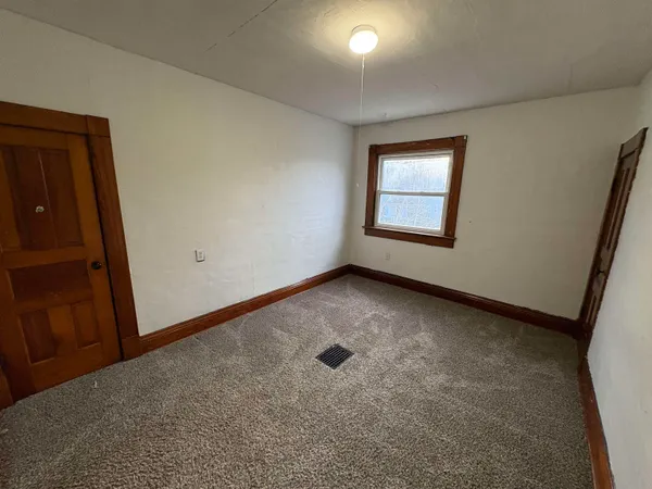$199,999 | 211 South Morton Street, Kendallville, IN 46755