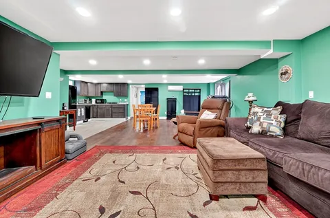 $1,000,000 | 515 Upham Street, Melrose, MA 02176