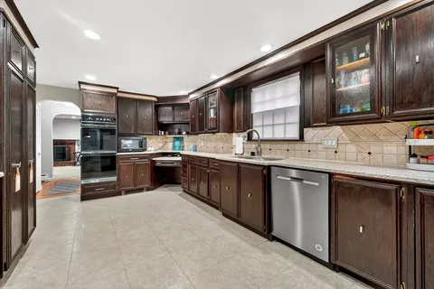 $1,000,000 | 515 Upham Street, Melrose, MA 02176