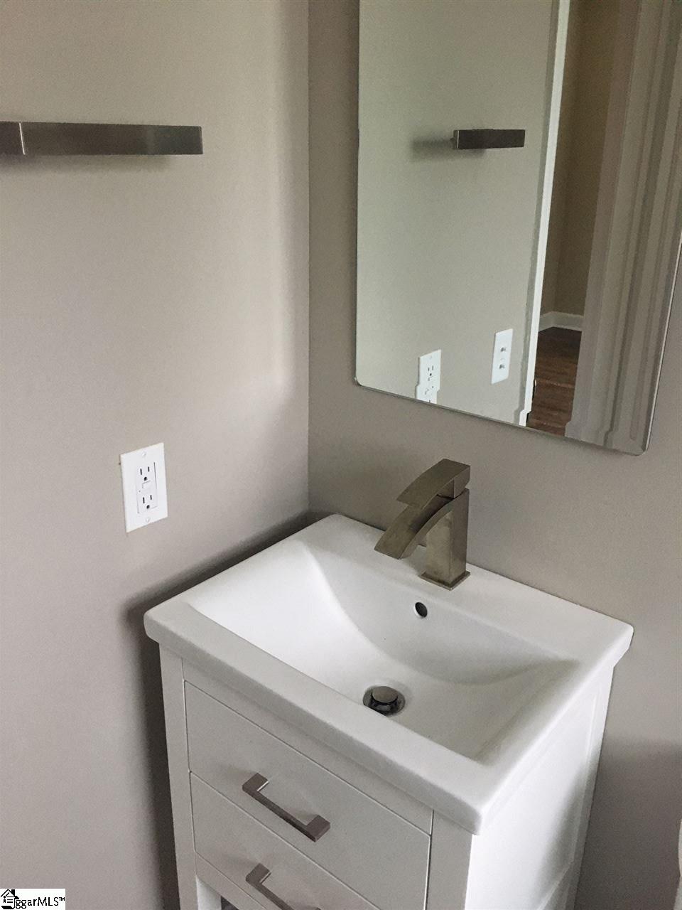 201 State Rd S-23-293 Fountain Inn, SC 29644 - Photo 13 of 15 Gallery Image 13