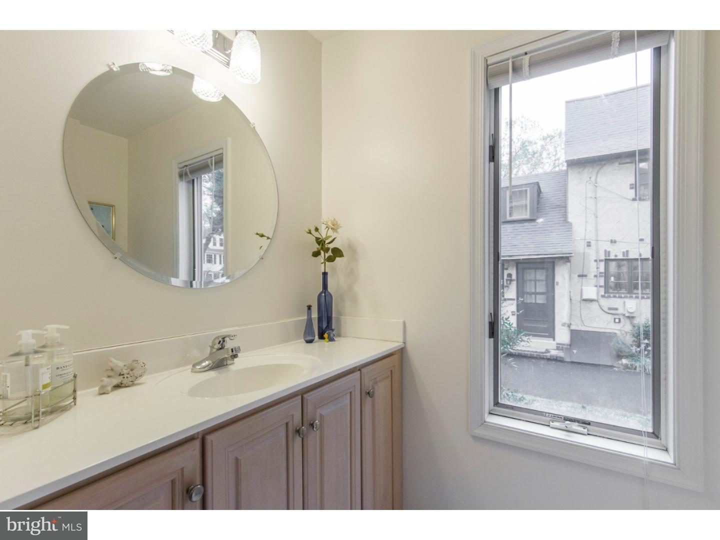 622 University Place Swarthmore, PA 19081 - Photo 8 of 24 Half Bath