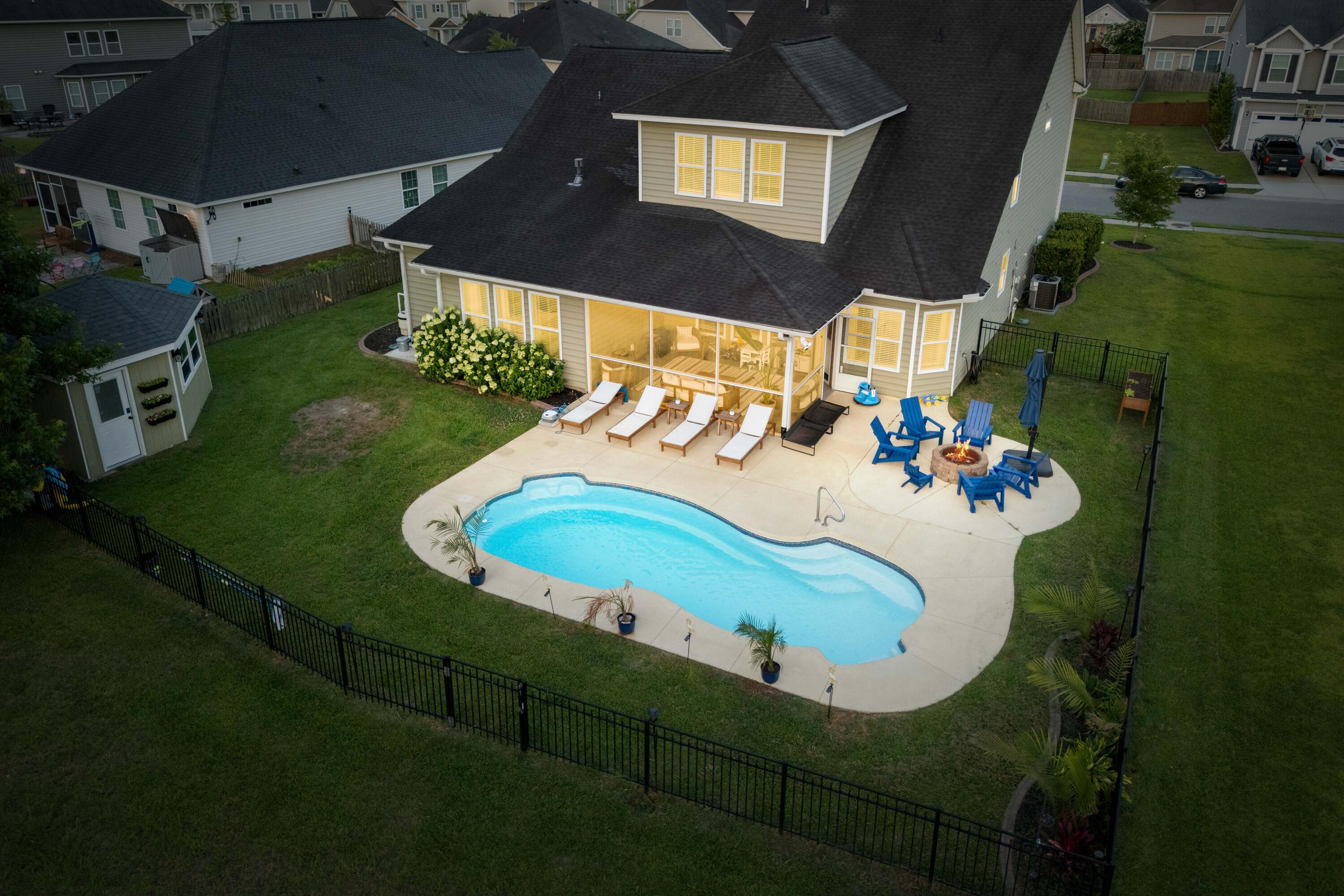 Birds Eye pool view