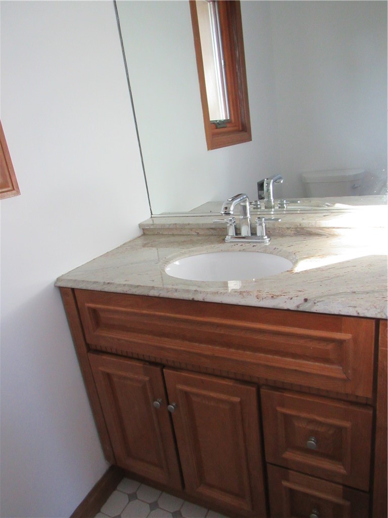 93 Elena Street Cranston, RI 02920 - Photo 19 of 40