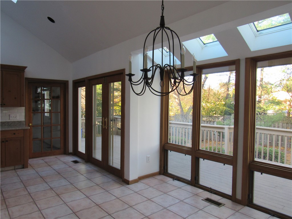 93 Elena Street Cranston, RI 02920 - Photo 7 of 40