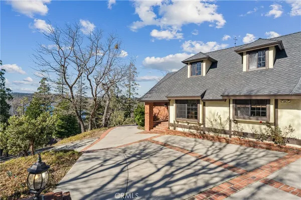 $1,900,000 | 28994 North Shore, Lake Arrowhead, CA 92352