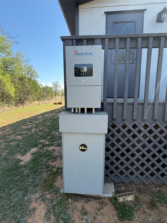 277 Oaks Crossing Road Mineral Wells, TX 76067 - Photo 3 of 25
