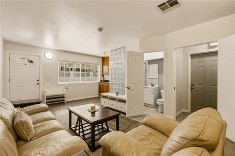 $1,379,000 | 2010 Mathews Avenue, Unit C, Redondo Beach, CA 90278