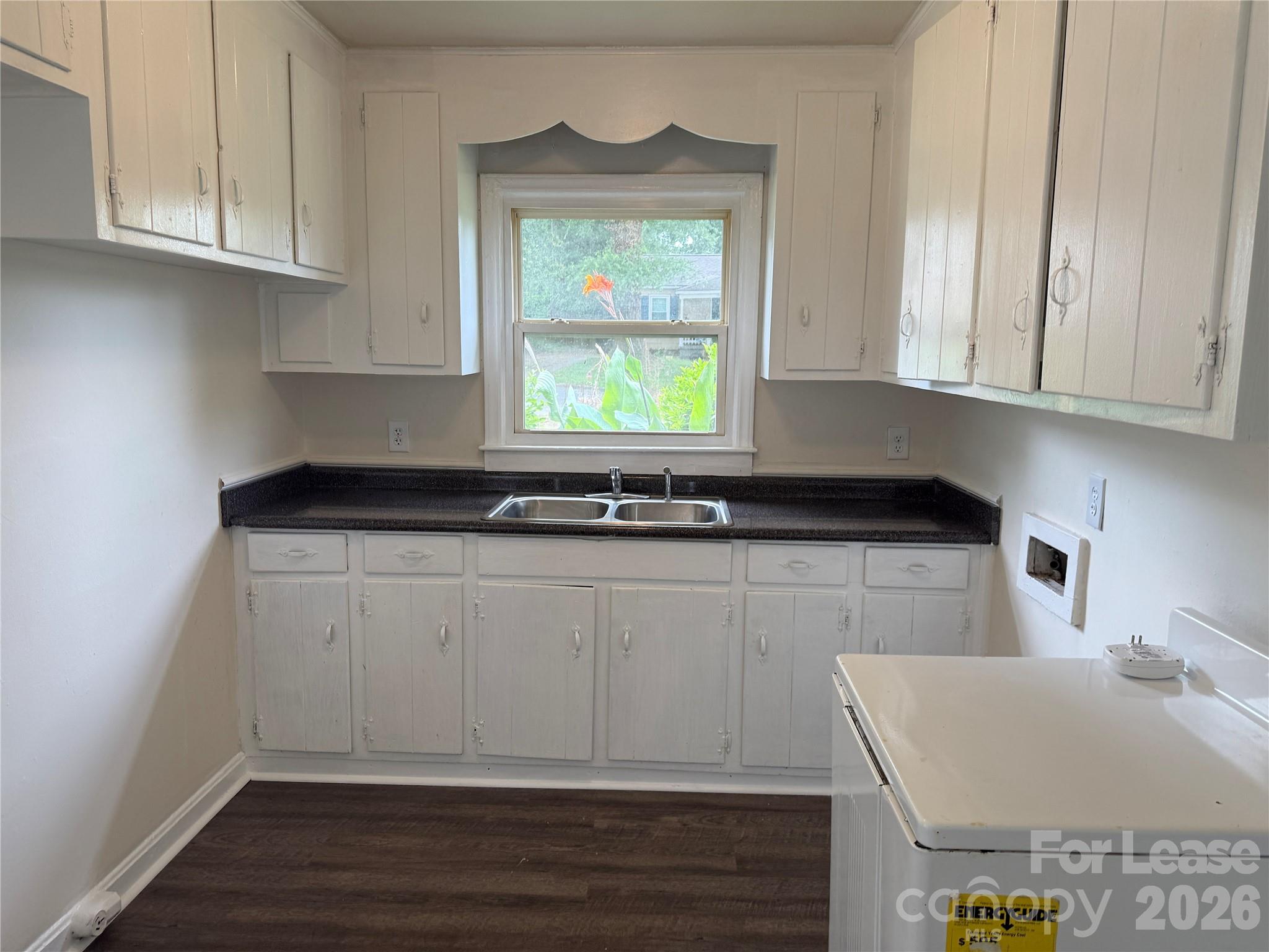 1520 Effingham Road Charlotte, NC 28208 - Photo 5 of 7