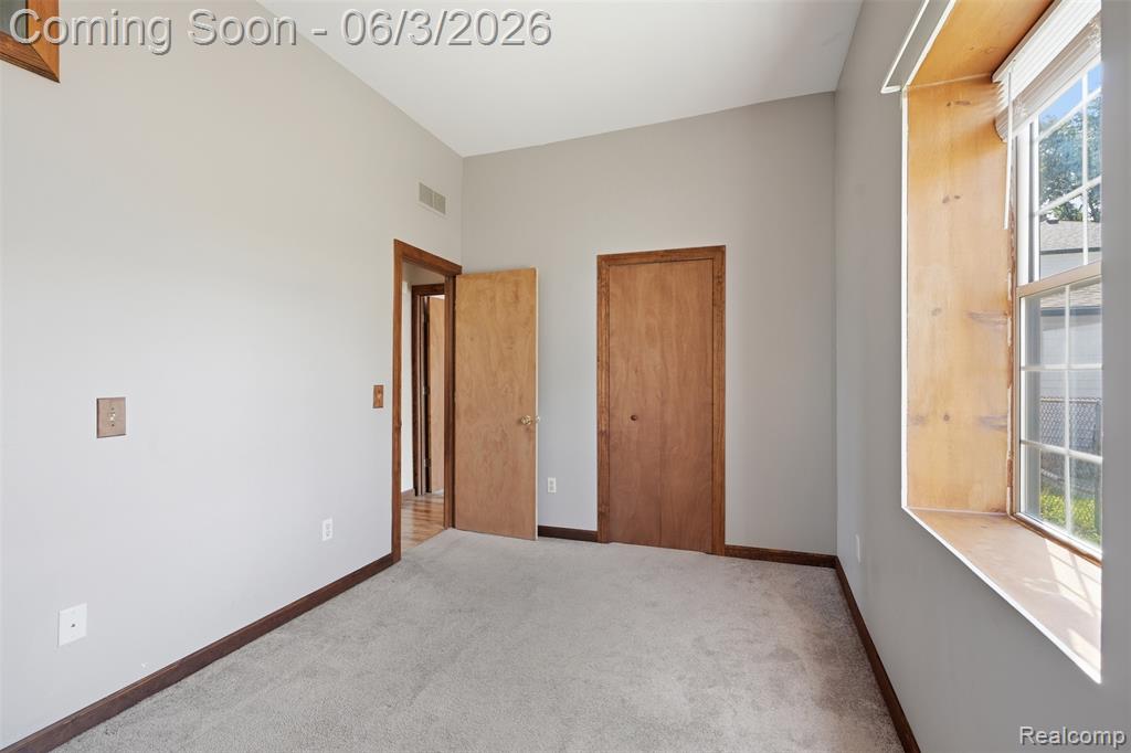 5634 Chicago Road Warren, MI 48092 - Photo 16 of 38