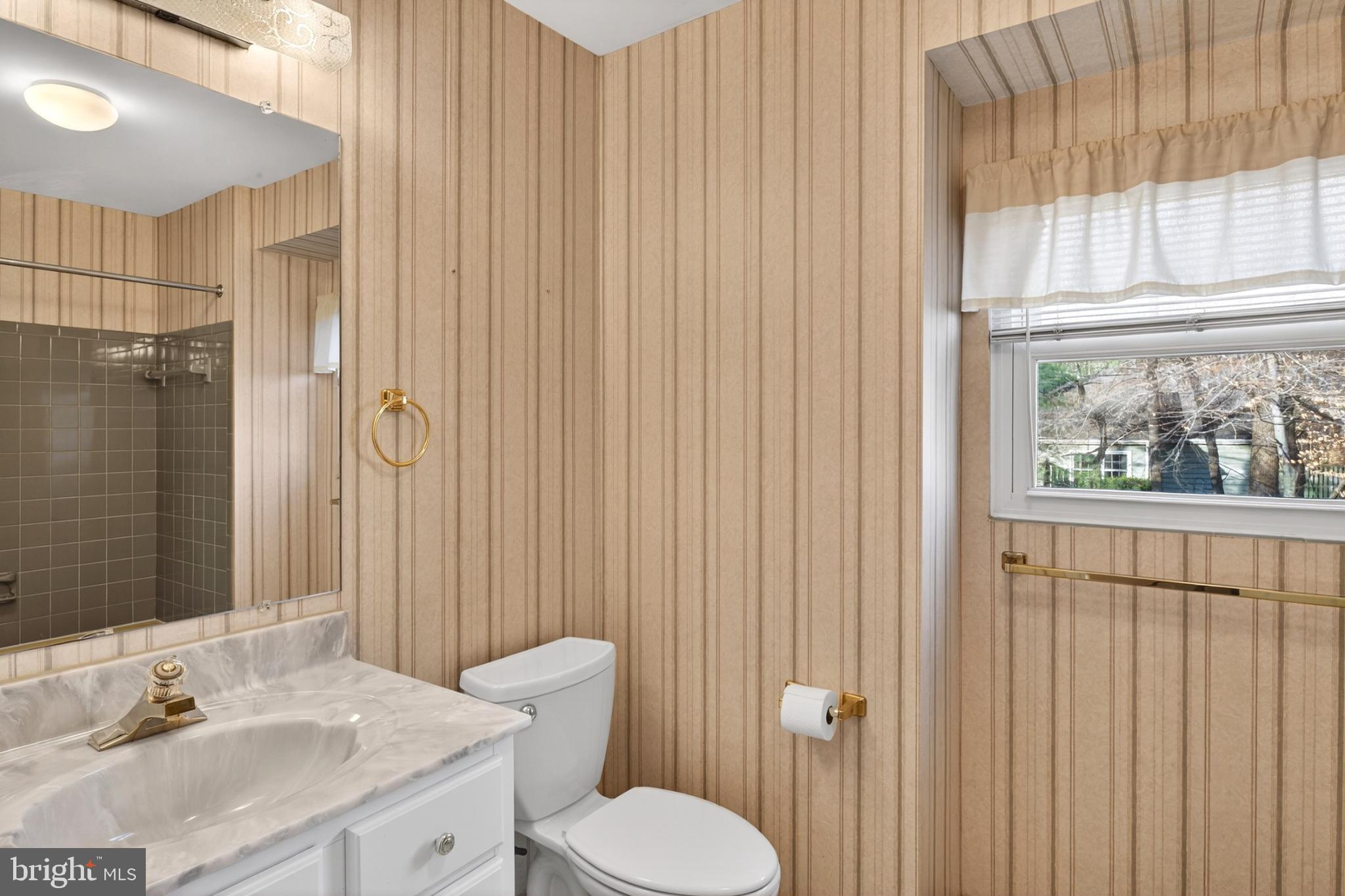 1805 Roxboro Place Crofton, MD 21114 - Photo 29 of 43 Bathroom 2