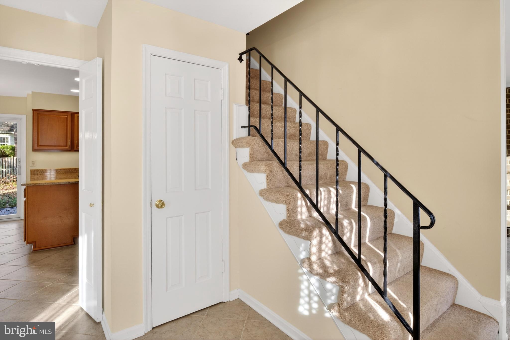 1805 Roxboro Place Crofton, MD 21114 - Photo 5 of 43 Foyer View