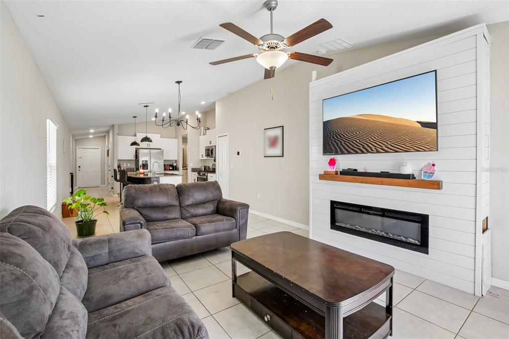 9415 Lemon Drop Loop Sun City Center, FL 33573 - Photo 6 of 53