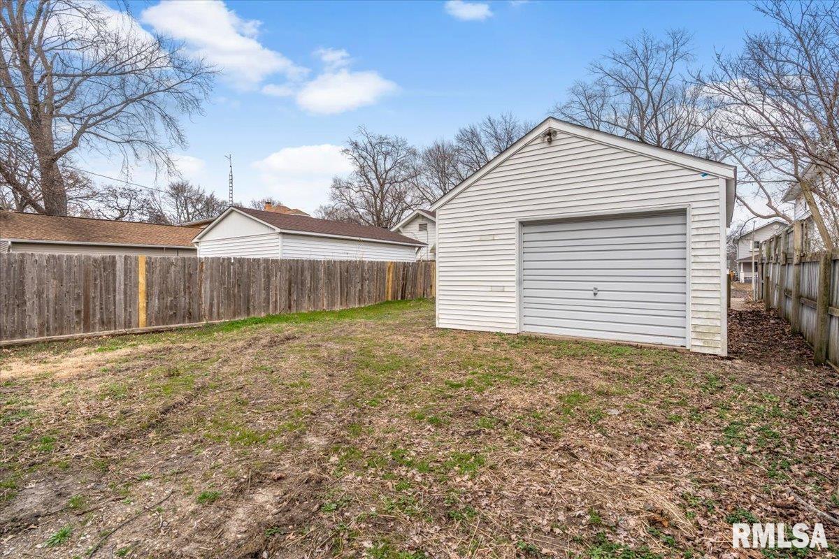 1817 South Whittier Avenue Springfield, IL 62704 - Photo 38 of 41