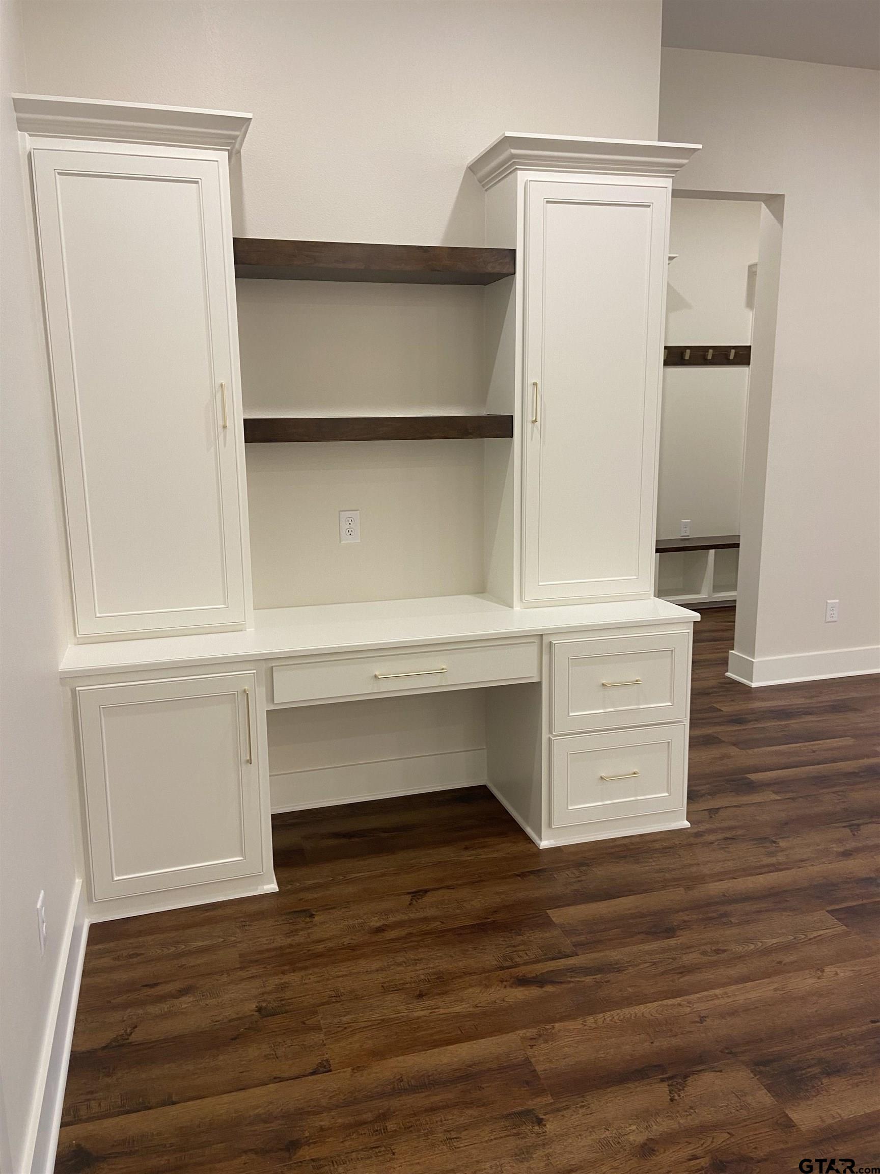 18690 Windjammer Place Flint, TX 75762 - Photo 26 of 47 a room with wooden floor and closet