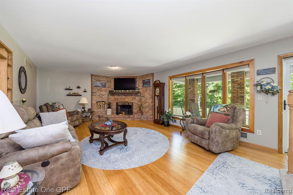 8077 Avoca Road Avoca, MI 48006 - Photo 3 of 65