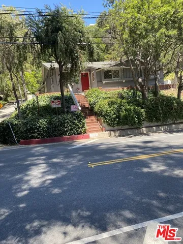 $5,950 | 1712 Benedict Canyon Drive, Beverly Hills, CA 90210