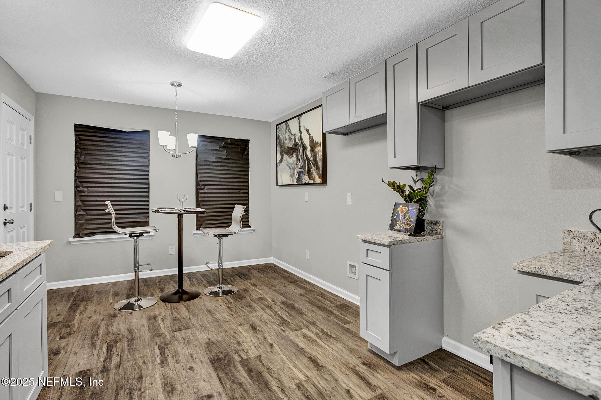7442 Richardson Road Jacksonville, FL 32209 - Photo 8 of 15 a view of an entryway with furniture
