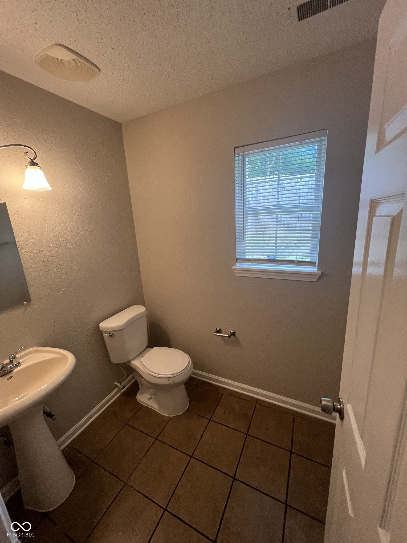 7032 Mars Drive Indianapolis, IN 46241 - Photo 3 of 19