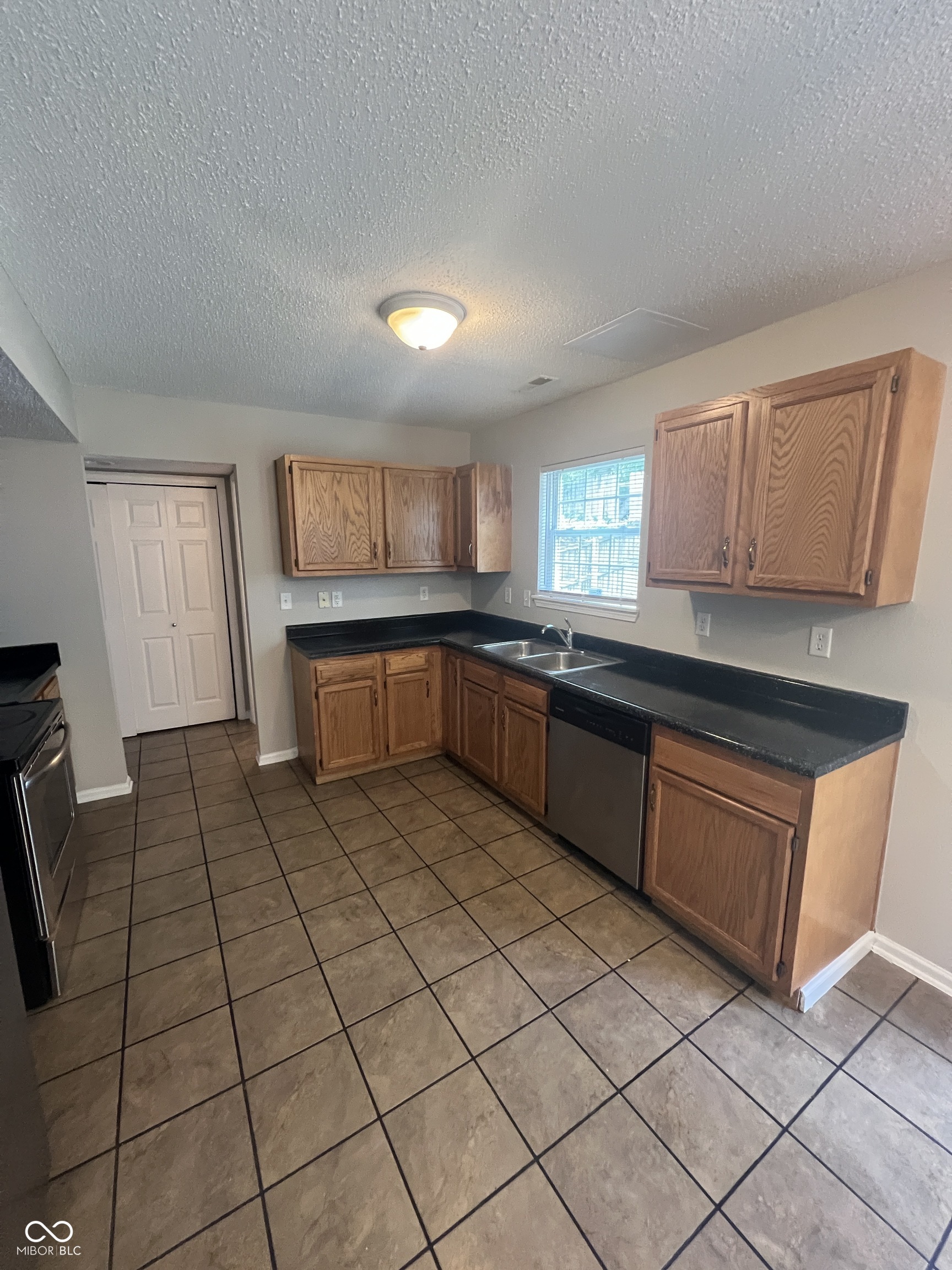 7032 Mars Drive Indianapolis, IN 46241 - Photo 5 of 19